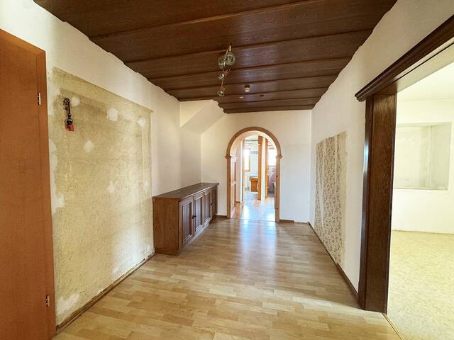 Immobilie in Kolsass - Sonnige Haushälfte mit Potential zum Ausbau und wunderschönen Garten - Bild 3