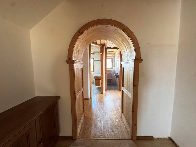 Immobilie in Kolsass - Sonnige Haushälfte mit Potential zum Ausbau und wunderschönen Garten - Bild 4