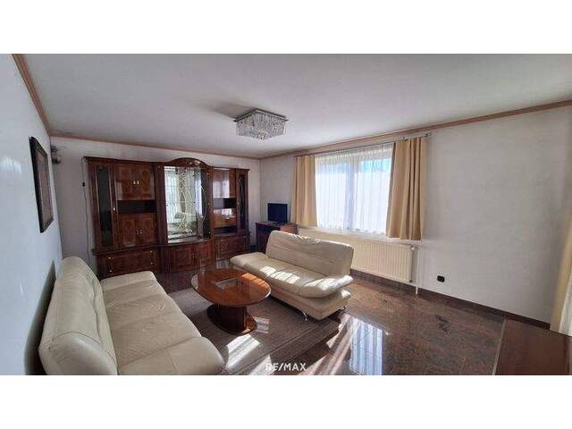 Immobilie in Traismauer - Charmantes Mehrfamilienhaus mit großzügigem Grundstück in Traismauer - Bild 1