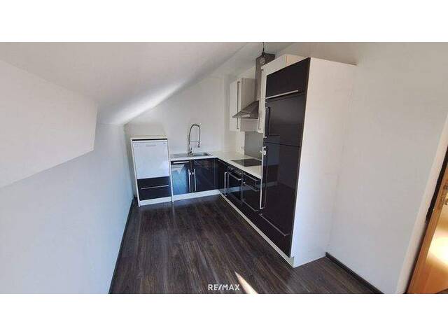 Immobilie in Traismauer - Charmantes Mehrfamilienhaus mit großzügigem Grundstück in Traismauer - Bild 2