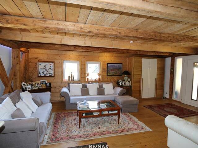 Immobilie in Bleiberg-Kreuth - chaletartige Wohnung mit riesigem Garten, beinahe ein ganzes Haus - Bild 1