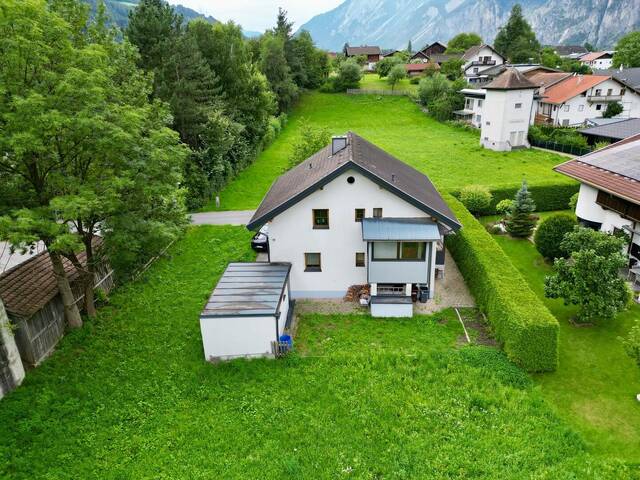 Immobilie in Silz - Top gepflegtes Wohnhaus mit möglicher Einliegerwohnung, moderner Ausstattung & viel Platz - Bild 2