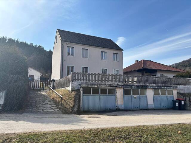 Immobilie in Paudorf - Ruhiges Einfamilienhaus mit Garten und 3 Garagen - Bild 0