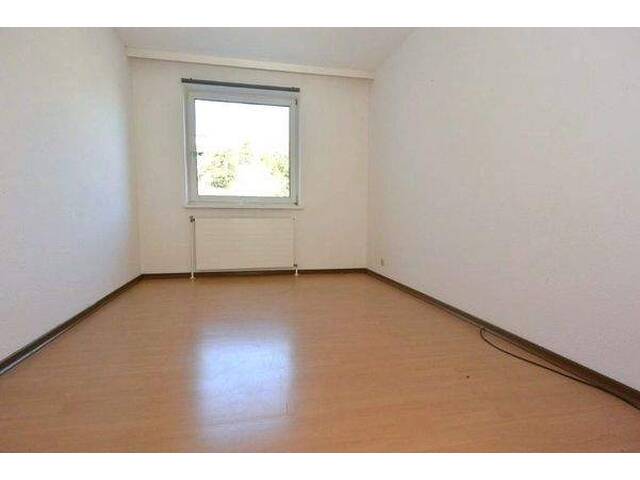 Immobilie in Klosterneuburg - Familienfreundliche 4 Zimmerwohnung mit ca. 96 m² inkl. KFZ-Abstellplatz in Klosterneuburg! - Bild 4