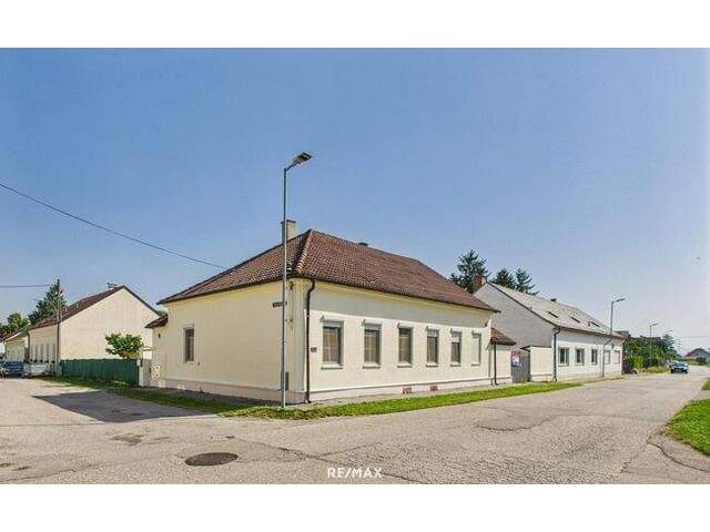 Immobilie in Neunkirchen - Charmantes Einfamilienhaus mit viel Potenzial in Neunkirchen, zu kaufen! - Bild 1