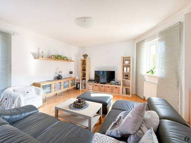 Immobilie in Tulln an der Donau - Gepflegtes Einfamilienhaus mit Pool und schönem Garten - Bild 2