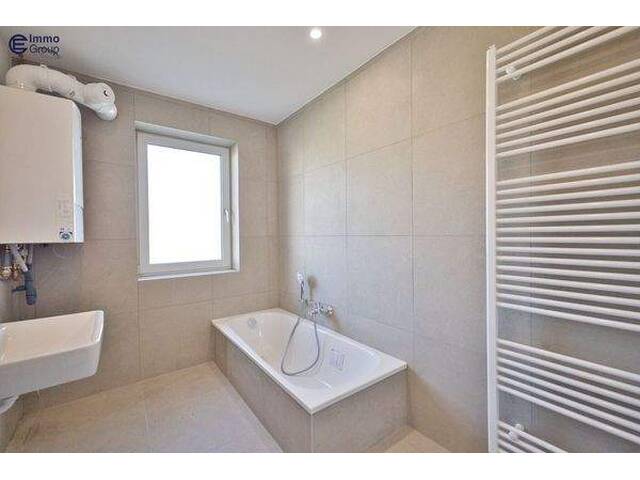 Immobilie in Grieskirchen - Erstbezug nach Sanierung: Genial geschnittene 3-Zimmer-Wohnung mit Süd-Loggia, Parkplatz und komplett erneuerter Technik nahe Grieskirchen - Bild 1