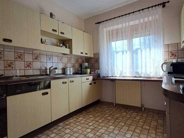 Immobilie in Neusiedl an der Zaya - Perfekt geschnittenes Einfamilienhaus in Neusiedl/Zaya - thermisch saniert, Photovoltaikanlage, Weinkeller, Brunnen usw. - Bild 3