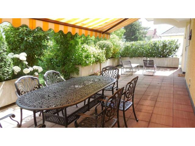 Immobilie in Kirchdorf an der Krems - Wohnen in der Stadtvilla! Charmante Altbauwohnung mit großer Terrasse im Zentrum der Bezirkshauptstadt Kirchdorf/Krems - Bild 2