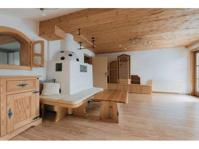 Immobilie in Fügen - Gemütliche 3-Zimmer-Dachgeschosswohnung mit Balkon, eigenem Gartenanteil und Bergblick in Fügen - Bild 3