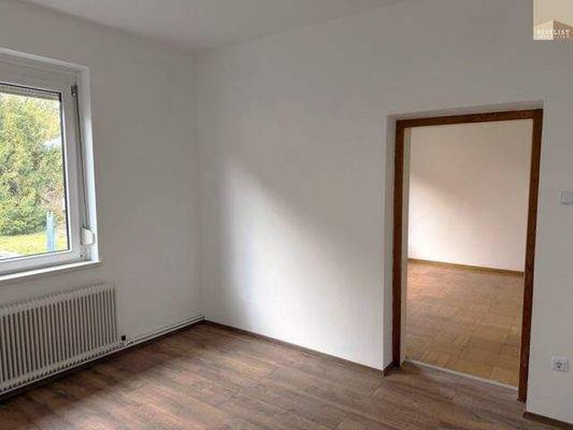 Immobilie in Kottingbrunn - Großzügiges Einfamilienhaus mit 5 Zimmern und Ausbaureserve im Dach - Bild 3