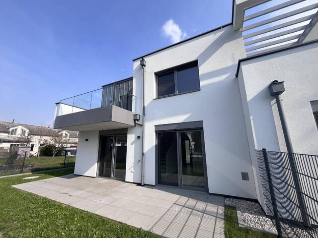 Immobilie in Guntramsdorf - Erstbezug !! Traumhafte Doppelhaushälfte , Wohnkeller mit Garten und 2 Stellplätzen! - Bild 0