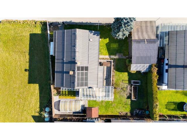 Immobilie in Feldkirchen in Kärnten - Elegantes Wohnhaus mit Pool und Sauna in zentraler Lage von Feldkirchen - Bild 1