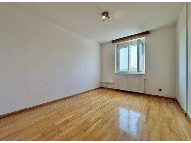 Immobilie in Guntramsdorf - Wohnen im Grünen und bestens angebunden an Wien | GRÜNBLICK in den ruhigen Innenhof | Süd-West-Loggia | inkl. Stellplatz - Bild 4