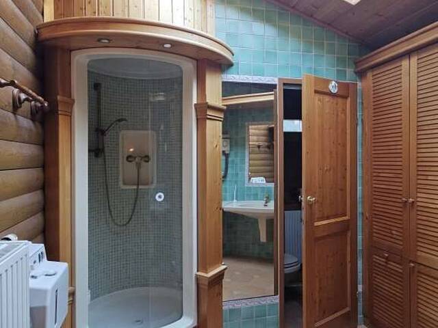 Immobilie in Eichgraben - EINFAMILIENHAUS MIT WINTERGARTEN, TERRASSE, WELLNESSBEREICH SOWIE FERNBLICK - Bild 3