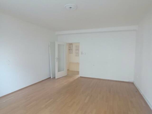 Immobilie in Pottenstein - Charmante EG-Wohnung in Pottenstein: 3 Zimmer, Balkon & Stellplatz - Bild 0