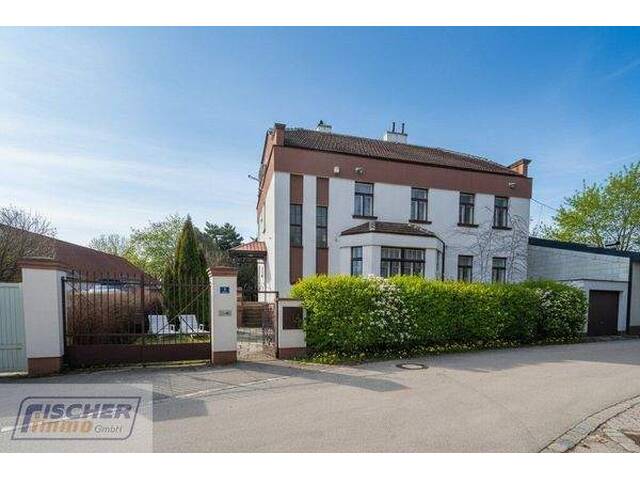 Immobilie in Maria-Lanzendorf - TRAUMHAFTE VILLA mit großem Garten und Pool - Bild 1