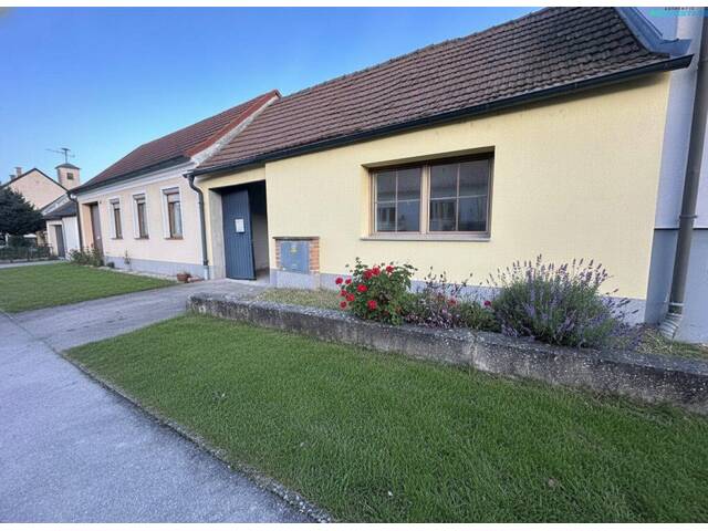 Immobilie in Weikendorf - Kleines Haus, großes Potenzial: Sanierungsobjekt mit Aufstockungsmöglichkeit in Weikendorf! - Bild 0