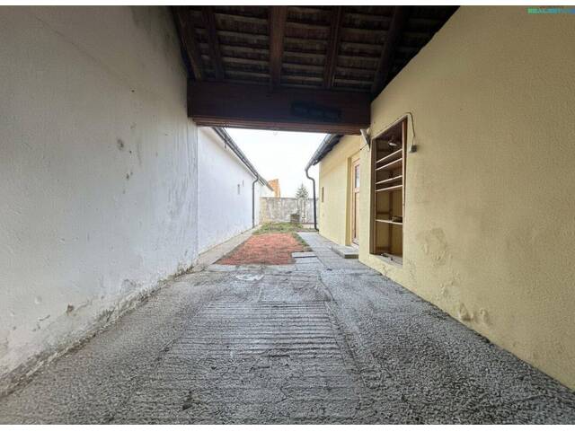 Immobilie in Weikendorf - Kleines Haus, großes Potenzial: Sanierungsobjekt mit Aufstockungsmöglichkeit in Weikendorf! - Bild 1