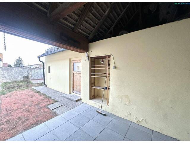 Immobilie in Weikendorf - Kleines Haus, großes Potenzial: Sanierungsobjekt mit Aufstockungsmöglichkeit in Weikendorf! - Bild 2