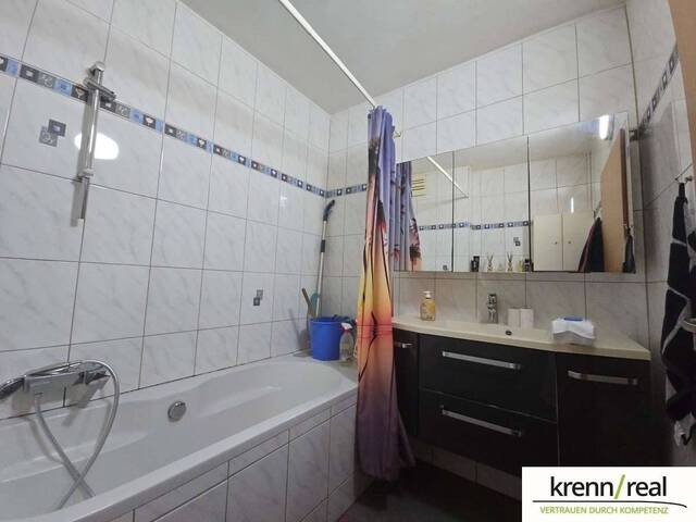 Immobilie in Wels - Geräumige 4-Zimmer-Wohnung mit Loggia - Bild 4