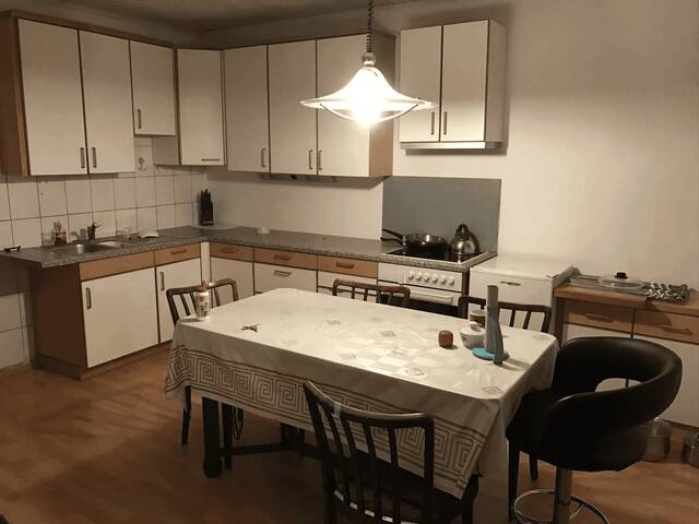 Immobilie in Kleinhadersdorf - Saniertes Landhaus im Weinviertel – 2.800 m², Stadel, Keller, Nähe Badeteich - Bild 0