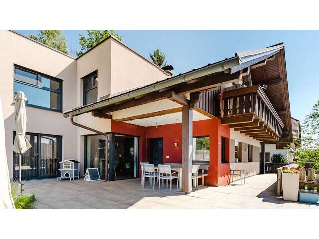 Immobilie in Pfaffing - Wohnen mit Weitblick: Großzügiges Zuhause mit Pool, Garten & viel Potenzial - Bild 0