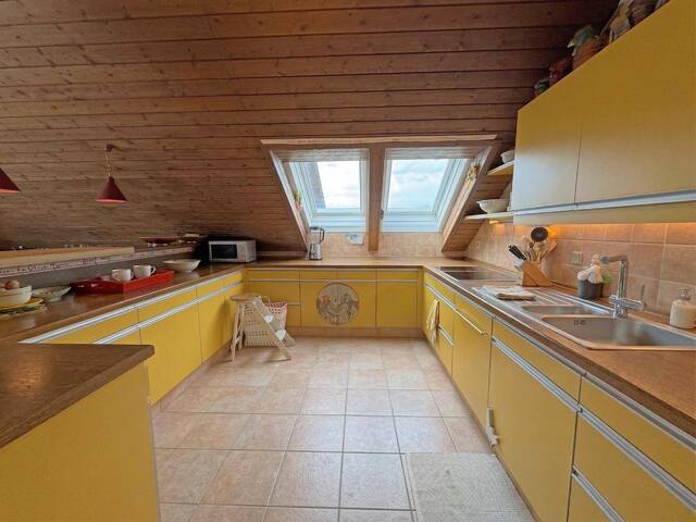 Immobilie in Eugendorf - Große, sonnendurchflutete 4-Zimmer-DG-Wohnung für Familie, mit großem Balkon, Stellplatz und Ausbaureserve - in ruhiger Wohnlage - Bild 4