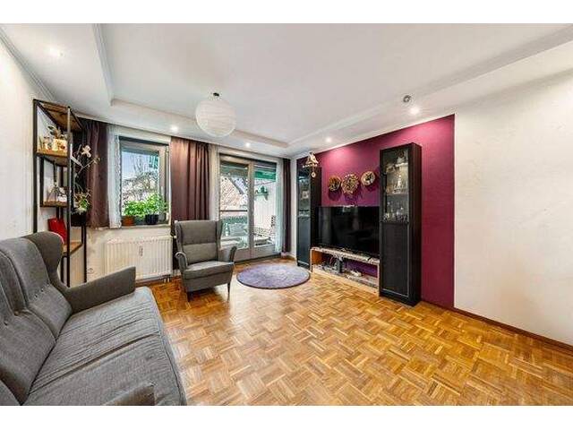 Immobilie in Oberndorf bei Salzburg - TOP GEPFLEGTE 4-ZIMMER-WOHNUNG MIT BALKON UND CARPORT IN VOLLERN BEI OBERNDORF - Bild 0