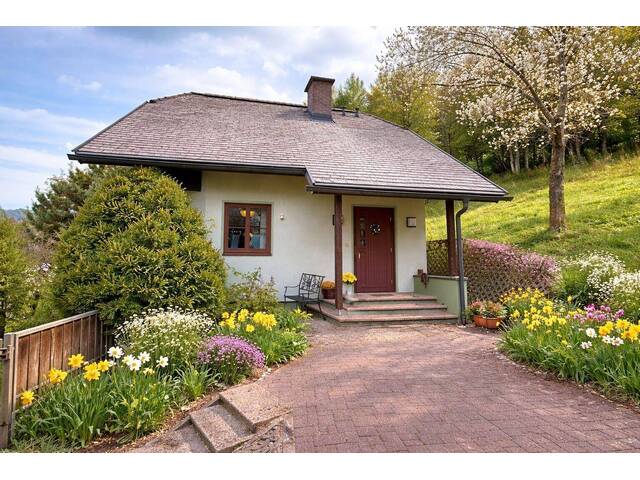 Immobilie in Feistritz im Rosental - *RESERVIERT* Feistritz im Rosental - idyllisches Häuschen für Singles oder Paare mit Nebengebäuden - Bild 0