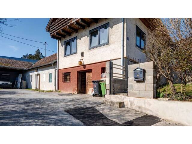 Immobilie in Groß-Schweinbarth - Potentialreiches Haus mit spitzen Weinkellerröhren in Groß-Schweinbarth - Bild 0