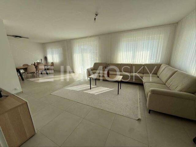 Immobilie in Sattledt - FAMILIENDOMIZIL MIT OPTIMALER RAUMAUFTEILUNG UND GROSSEM GARTEN - Bild 1