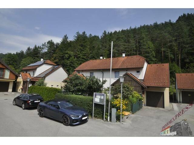 Immobilie in Hohenberg - Wohnen wie im Urlaub-Wunderschöne Doppelhaushälfte mit gepflegten Garten in Hohenberg - Bild 3