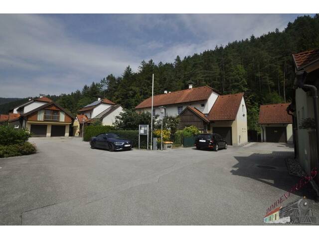 Immobilie in Hohenberg - Wohnen wie im Urlaub-Wunderschöne Doppelhaushälfte mit gepflegten Garten in Hohenberg - Bild 4