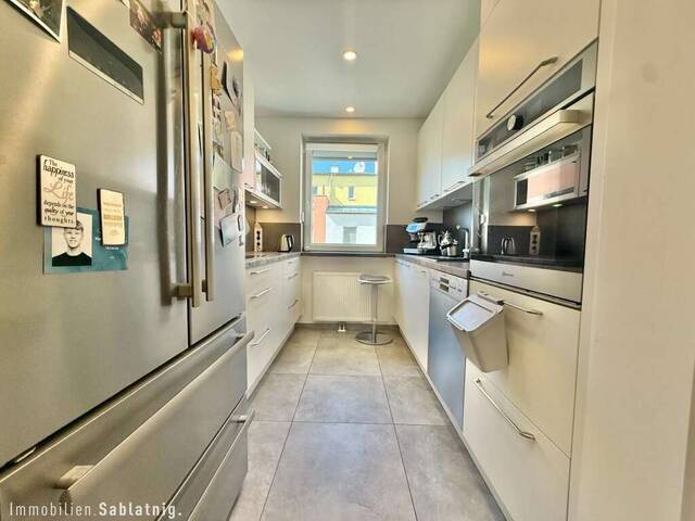 Immobilie in Teesdorf - SONNIGE 3-ZIMMER-WOHNUNG mit 23 m² Terrasse, Balkon & Grünblick in Teesdorf! - Bild 1
