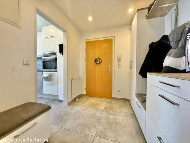 Immobilie in Teesdorf - SONNIGE 3-ZIMMER-WOHNUNG mit 23 m² Terrasse, Balkon & Grünblick in Teesdorf! - Bild 3