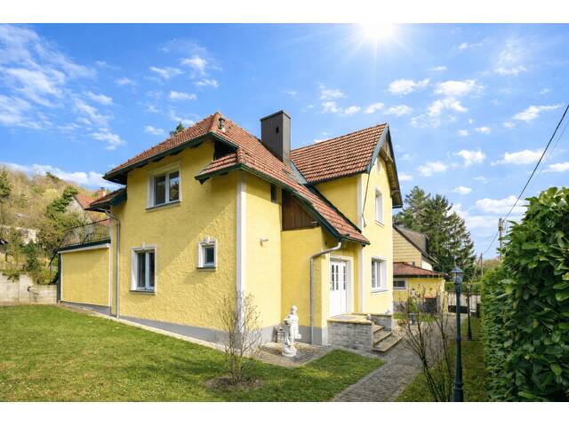 Immobilie in Pfaffstätten - Wohnhaus mit Charme und großem Garten – Ihr Wohntraum in Pfaffstätten - Bild 1