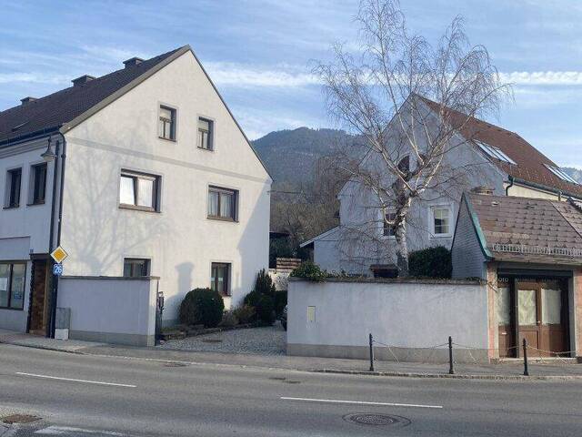 Immobilie in Grünbach am Schneeberg - Traumhafte 2 Stadthäuser (auf einem Grund) in Grünbach: Gepflegt, großzügig und perfekt für Ihr neues Zuhause! - Bild 2