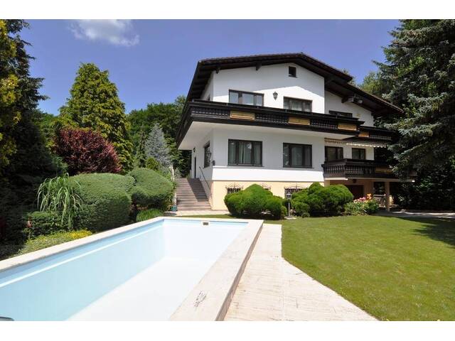 Immobilie in Gablitz - Großzügiges EFH auf 1200m²(+1300m²) Baugrund! Mit Pool, Sauna und Lift! Top-Ruhelage am Waldrand! - Bild 1