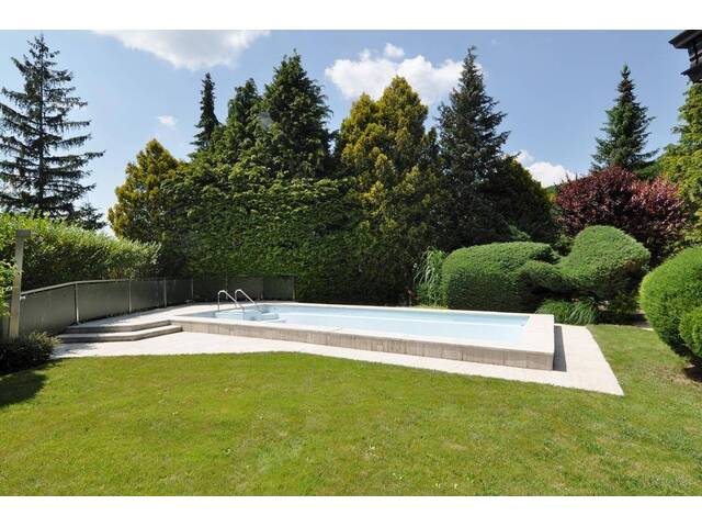 Immobilie in Gablitz - Großzügiges EFH auf 1200m²(+1300m²) Baugrund! Mit Pool, Sauna und Lift! Top-Ruhelage am Waldrand! - Bild 2