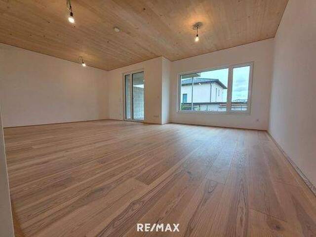 Immobilie in Prambachkirchen - ***OPEN HOUSE, Freitag, 24.04.2026 von 15 - 17 Uhr*** Familienfreundliches Plus-Energie-Reihenhaus in Massivholzbauweise - Bild 2