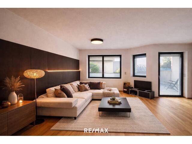 Immobilie in Hainzenberg - Familienglück im Zillertal – 4-Zimmer-Wohnung mit Panoramaterrasse & Bergblick sofort bezugsbereit - Bild 0