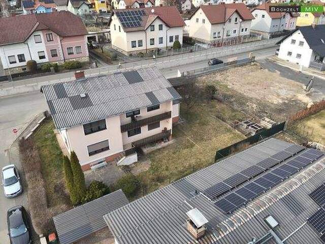 Immobilie in Knittelfeld - Zweifamilienhaus mit zwei separaten Wohneinheiten, Balkon, Garage und Carport in ruhiger Lage von Knittelfeld - Bild 1
