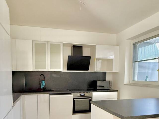 Immobilie in Strasshof an der Nordbahn - | Modernes Doppelhaus mit Garten und Terrasse | Ihr neues Zuhause in Strasshof an der Nordbahn | Großer Wohnkeller | Sonniger Eigengarten - Bild 2