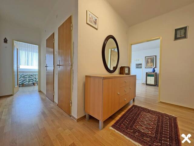 Immobilie in Wels - Sonnige Eigentumswohnung mit 2 Balkonen und fantastischer Aussicht - Bild 2