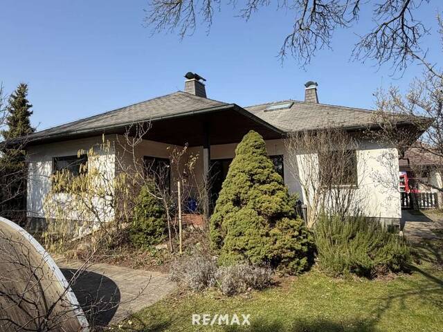 Immobilie in Eggendorf - Großzügiger Bungalow mit großem Grundstück und Entwicklungspotenzial in Eggendorf - Bild 1