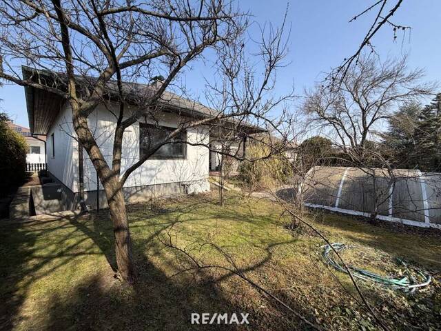 Immobilie in Eggendorf - Großzügiger Bungalow mit großem Grundstück und Entwicklungspotenzial in Eggendorf - Bild 3