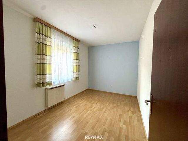 Immobilie in Langenwang - *** Helle Erdgeschosswohnung mit Balkon, 2 Schlafzimmern & viel Potenzial in Langenwang *** - Bild 1