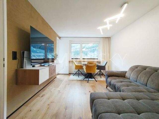 Immobilie in Bürs - Obere Wohnung mit herrlichem Ausblick - Bild 2