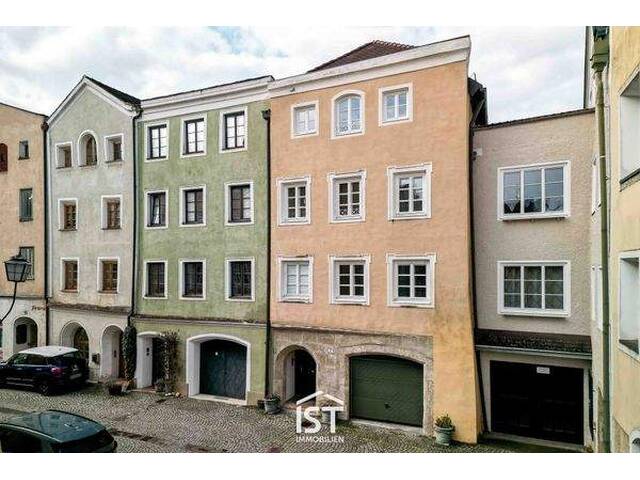 Immobilie in Braunau am Inn - Braunau am Inn - Altstadtjuwel mit Garage und Garten - Bild 0